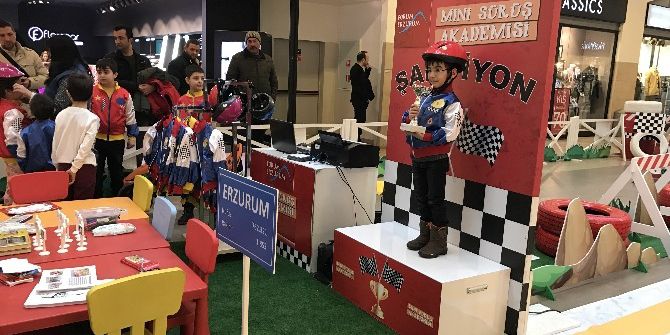 Forum Erzurum’da Mini Sürüş Akademisi Tüm Hızıyla Sürüyor
