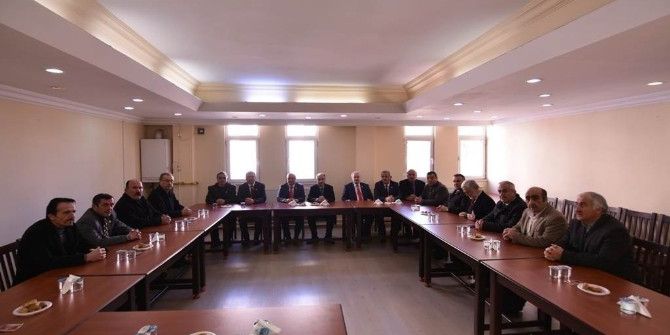 Vali Aktaş, Merkez Mahalle Muhtarları Derneğini Ziyaret Etti