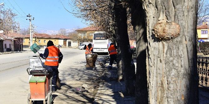Tepebaşı Temizlik Çalışmalarını Aralıksız Sürdürüyor
