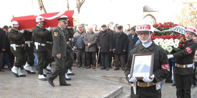 Kıbrıs Gazisi Askeri Törenle Toprağa Verildi
