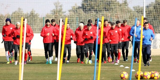 Antalyaspor’da Neşeli Antrenman