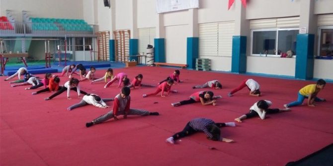 “Tatil Coşkun, Spor Tutkun Olsun” Kurslarına Devam Ediliyor