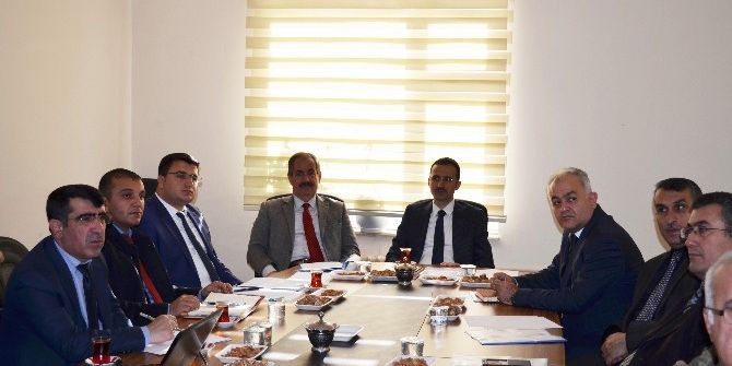 Adilcevaz’da Cevizle İlgili Sorunlar Görüşüldü