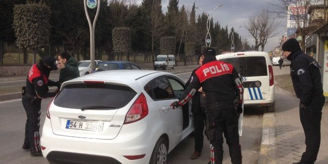 Sakarya’da Şüpheli Araçlar Didik Didik Aranıyor
