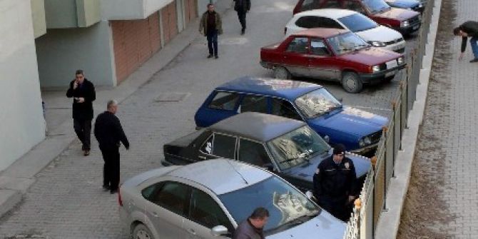 Tartıştığı Kişiyi Bacağından Vurdu