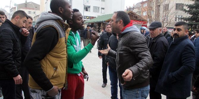Bolu’da Nijeryalı Öğrenciler İle Vatandaşlar Arasında Tekme Tokat Kavga