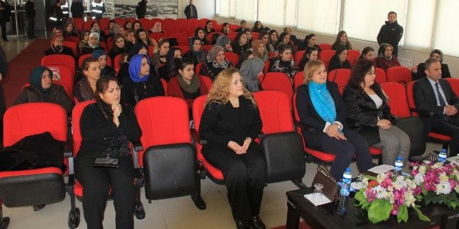 Hakkari’de “Kanserle Erken Mücadele” Konferansı