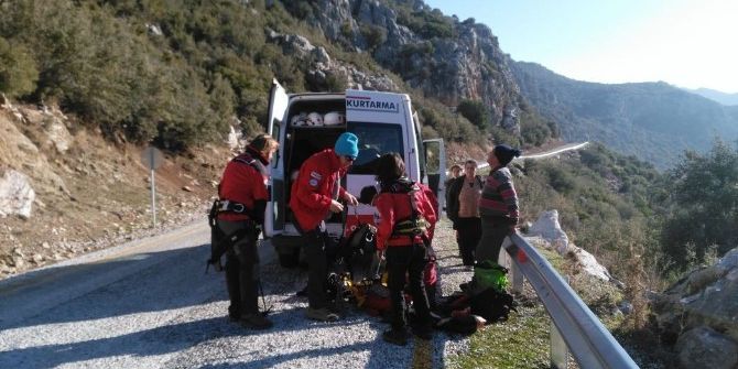 Akut’tan Keçi Kurtarma Operasyonu