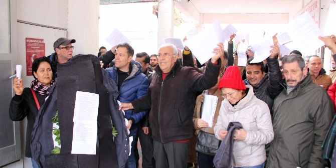 Kuşadası’nda Vatandaşlardan Elektrik Faturalarına Tepki