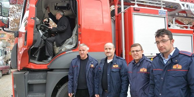 Dinar Belediyesi Yeni İtfaiye Aracı Aldı