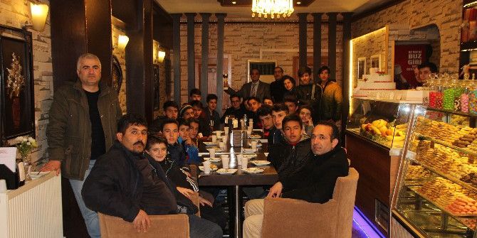 Baklavacıda Şampiyonluğu Kutladılar