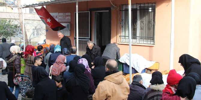 Muhtarlık Maaşıyla Suriyelilere Yardım Etti