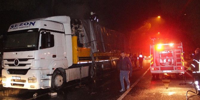 26 Ton Pamuk Yüklü Tırda Yangın