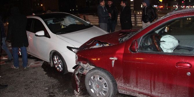 Elazığ’da Trafik Kazası: 5 Yaralı