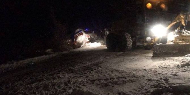 Kar Paletli Ambulanstaki Personelin Zor Anları Kamerada