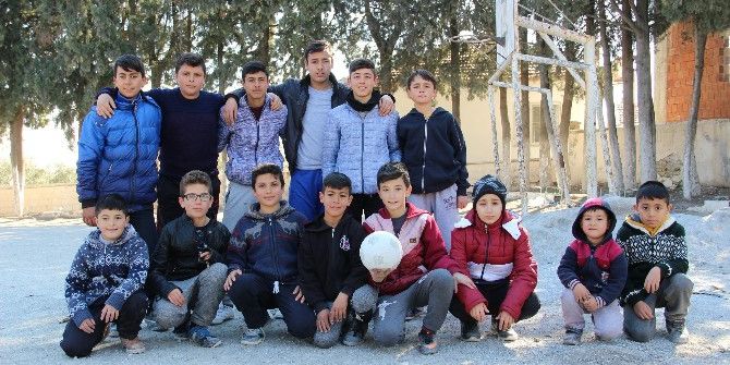 Tirkeşli Çocuklar Başkan Ergün’den Halı Saha İstedi