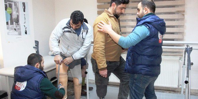 Savaşın Yaralarını Protezle Sarıyorlar