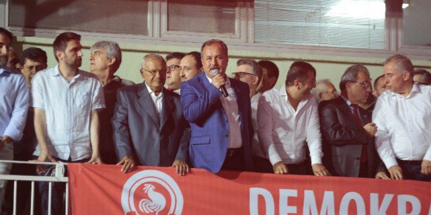 Başkan Özer, “Denizli 15 Temmuz’da, 15 Mayıs 1919’daki Mücadeleyi Göstermiştir”