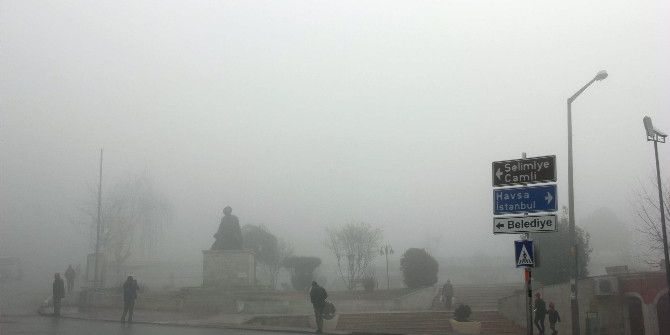 Edirne’de Yoğun Sis Devam Ediyor