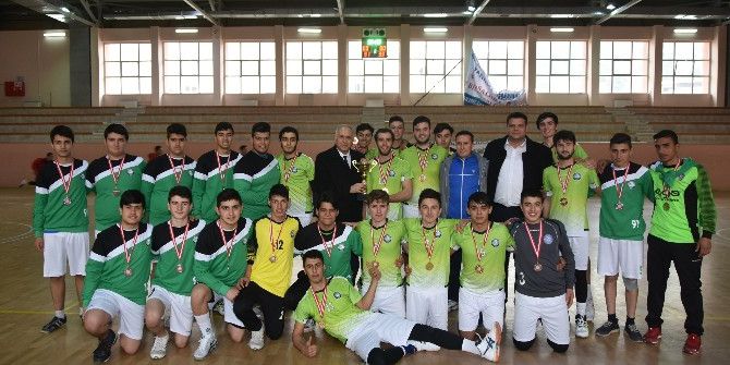 Salihli Belediyespor Hentbol Takımı Şampiyon Oldu