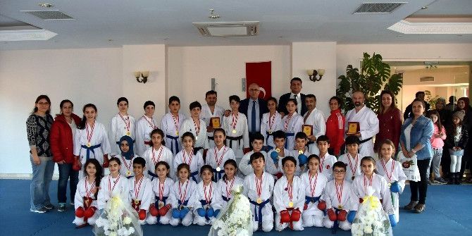 Salihli’de Karate Semineri Düzenlendi