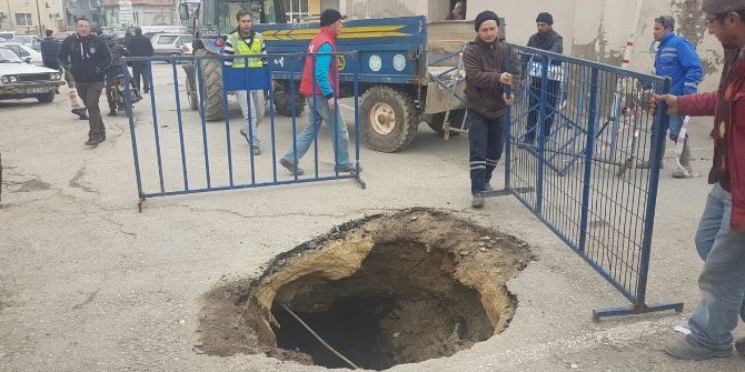 Yol Çöktü, Ortaya Çıkan Çukur Şaşırttı