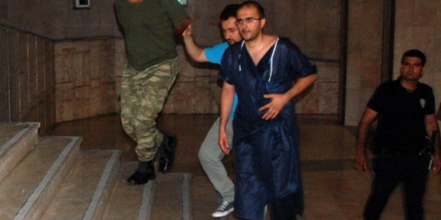 Malatya’da Darbe Girişimi Gecesi Vali Ve Emniyet Müdürüne Silah Çekildi