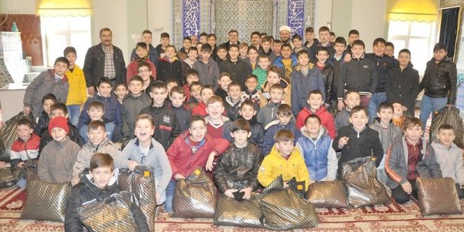“Haydi Çocuklar Namaza” Projesine Katılan Çocuklar Ödüllendirildi
