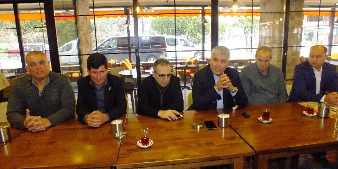 Serik’te Deve Güreşi Heyecanı