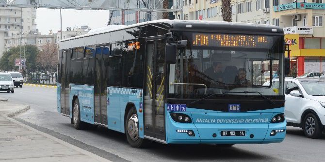 Başkan Türel, "Duraklarda Bekleme Süresi Her Geçen Gün Azalıyor"