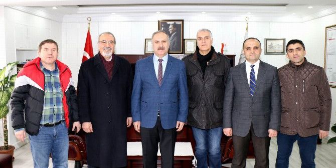 İhtiyaç Sahibi Öğrencilere Giysi Ve Kırtasiye Yardımı