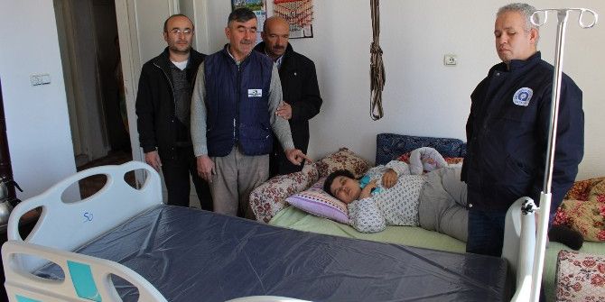 Büyükşehir Belediyesinden Zona Hastasına Yatak Yardımı