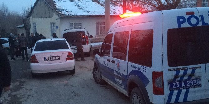 Ağaçlık Alanda Tüfekle Vurulmuş 2 Kişi Bulundu