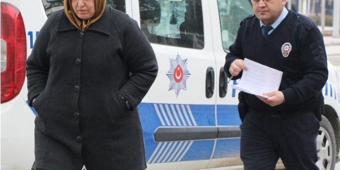 Evin Balkonundan Düşen Oğlunun Öldüğünü Adliyede Öğrendi