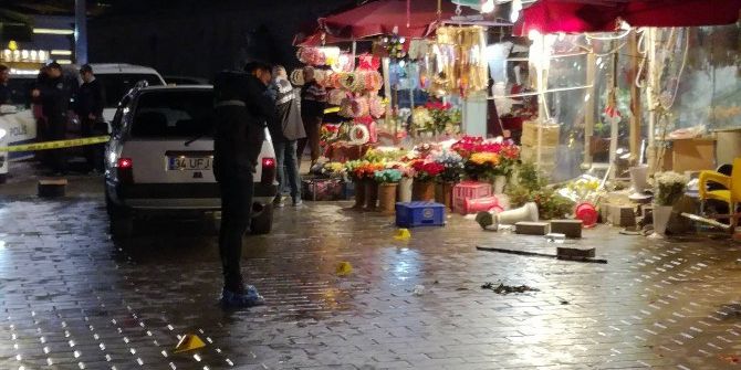 Taksim Meydanı’nda Çiçekçiler Kavga Etti: 2 Yaralı