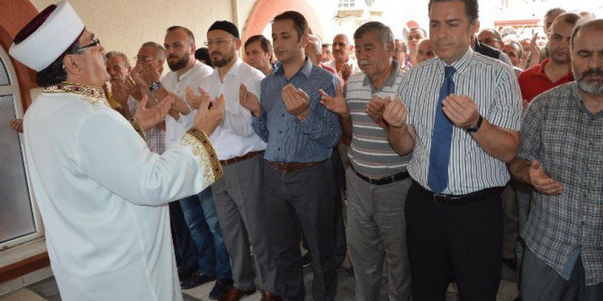 Niksar’da Demokrasi Şehitleri İçin Gıyabi Cenaze Namazı