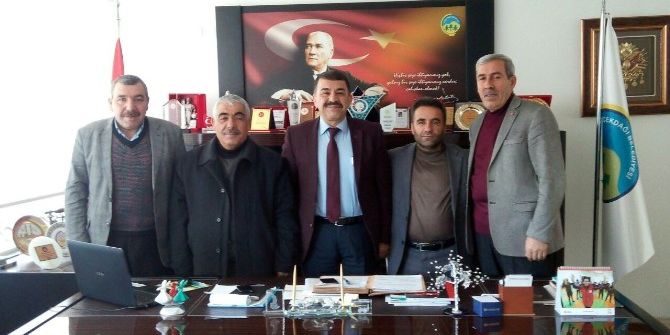 Muhtarlardan Çiçekdağı Belediye Başkanı’na Teşekkür