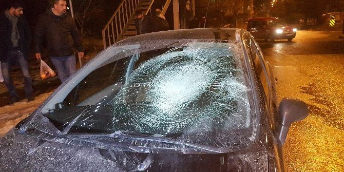 Telefonuna Kontör Yükletmeye Giden Bekçiye Otomobil Çarptı