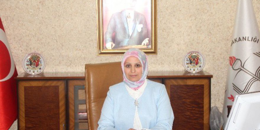 Türkiye’deki İlk Başörtülü İl Milli Eğitim Müdürü Projelerini Açıkladı