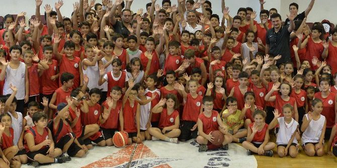 Muratpaşa’da Herkes İçin Her Yaşta Spor