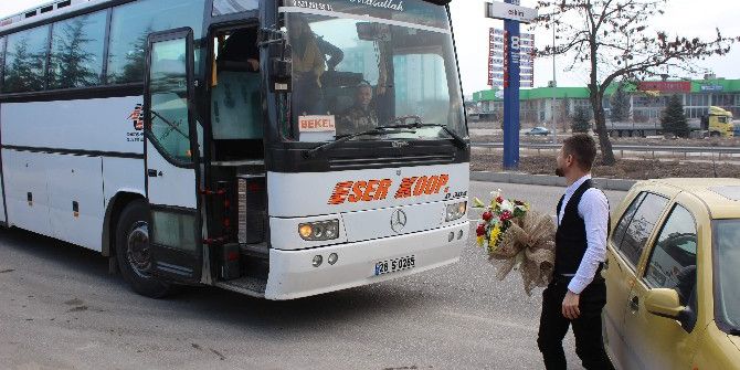 İşçi Emekçisinin Evlenme Teklifi Böyle Olur