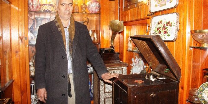 Tarihi Gramofonlar Müzeleri Süslüyor