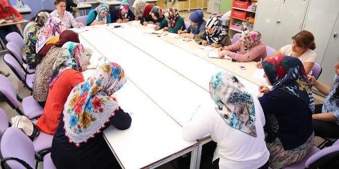 Büyükşehir Belediyesinin Kurs Kayıtlarına Yoğun İlgi