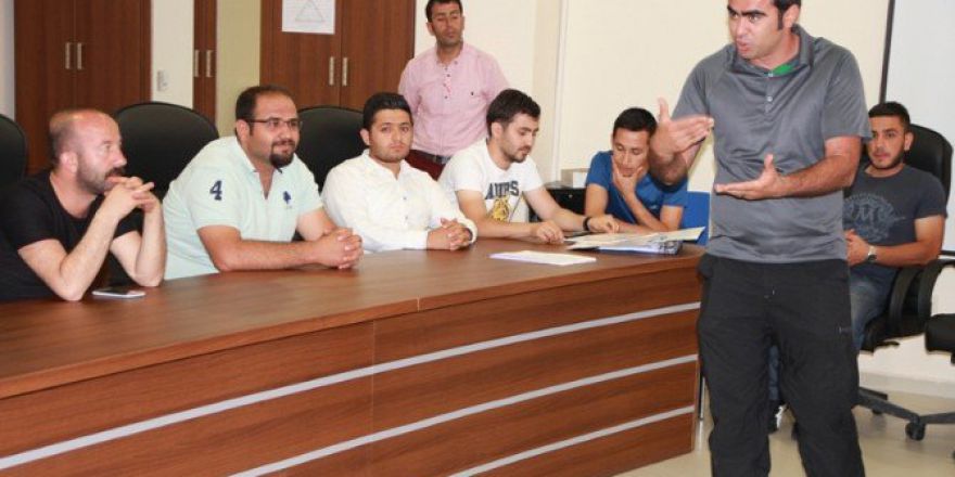 Ambulans Şoförlerine İleri Sürüş Eğitimi