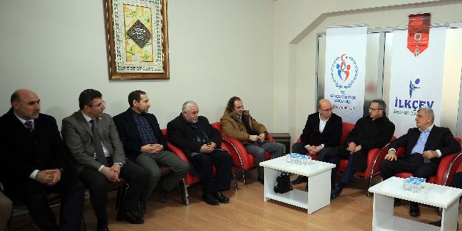 Başkan Karaosmanoğlu, İlkçev Derneğini Ziyaret Etti