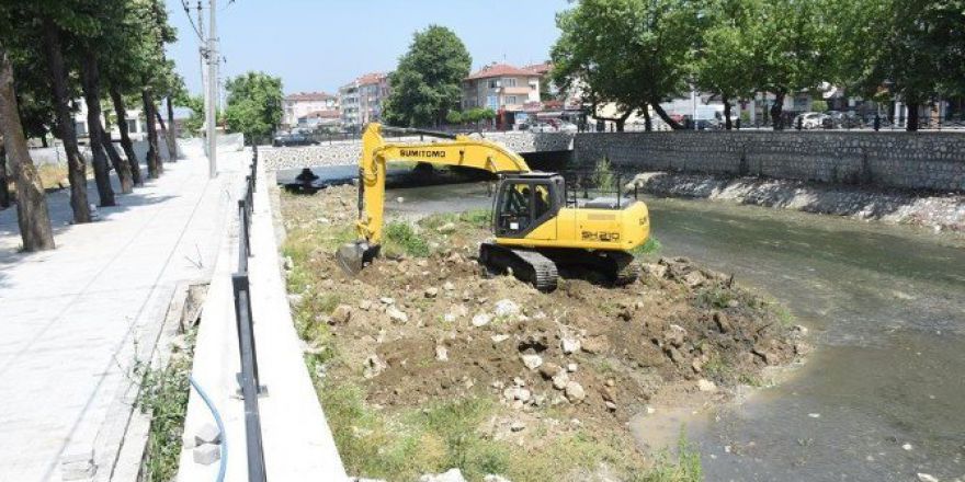 Asar Deresi Temizleniyor