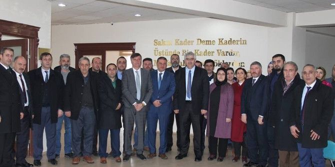 Ak Parti Referandum Çalışmalarına Devam Ediyor