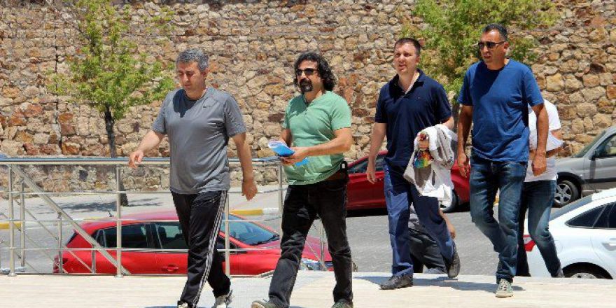 Gözaltına Alınan Vali Yardımcısı Ve Kaymakam Adliyeye Sevk Edildi