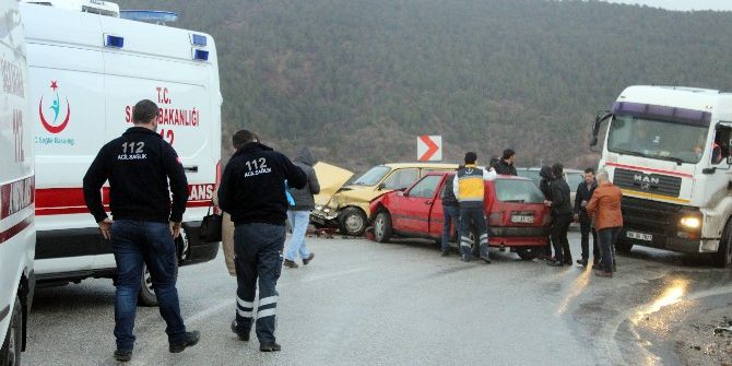 Tavşanlı-emet Karayolu’nda Trafik Kazası: 6 Yaralı