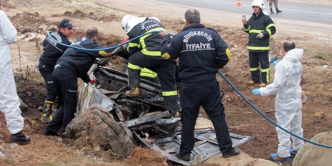 Takla Atan Otomobilde 3 Kişi Yanarak Can Verdi